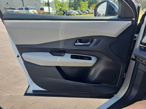 Used 2023 Nissan Ariya FWD image 27