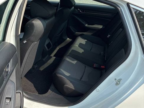 Used 2018 Honda Accord Hybrid image 10