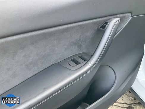 Used 2020 Tesla Model Y Long Range image 24