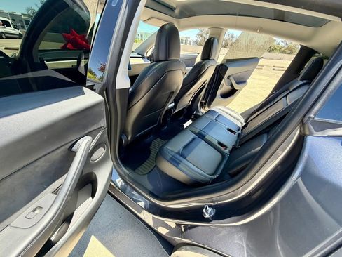 Used 2022 Tesla Model Y Performance AWD/4WD image 30