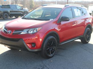 Used 2015 Toyota RAV4 LE video 3