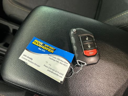 Used 2024 Jeep Wrangler Unlimited AWD/4WD image 18