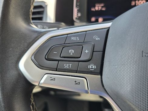 Used 2023 Volkswagen Atlas SE w/ Panoramic Sunroof Package FWD image 24