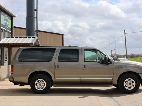 Used 2003 Ford Excursion Limited image 2