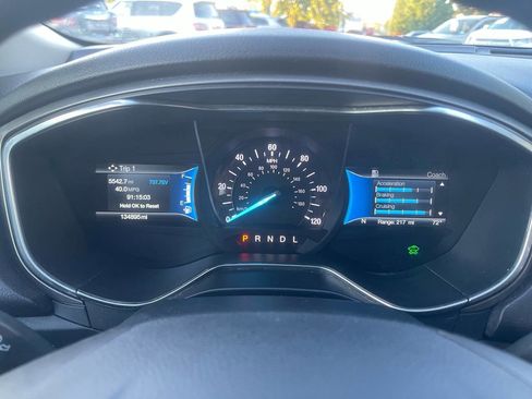 Used 2018 Ford Fusion SE FWD image 17