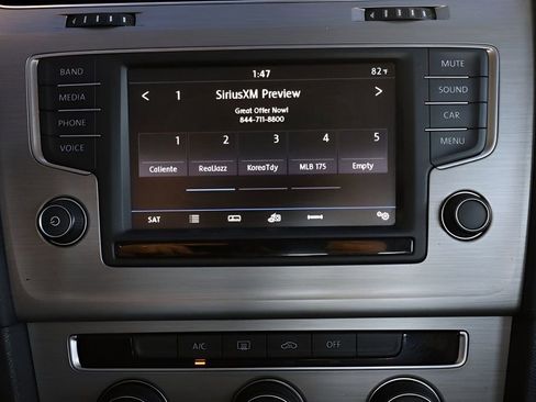 Used 2017 Volkswagen Golf S image 20