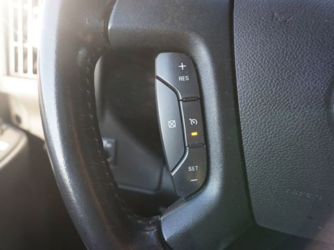 Used 2022 Chevrolet Express 2500 w/ Driver Convenience Package image 6