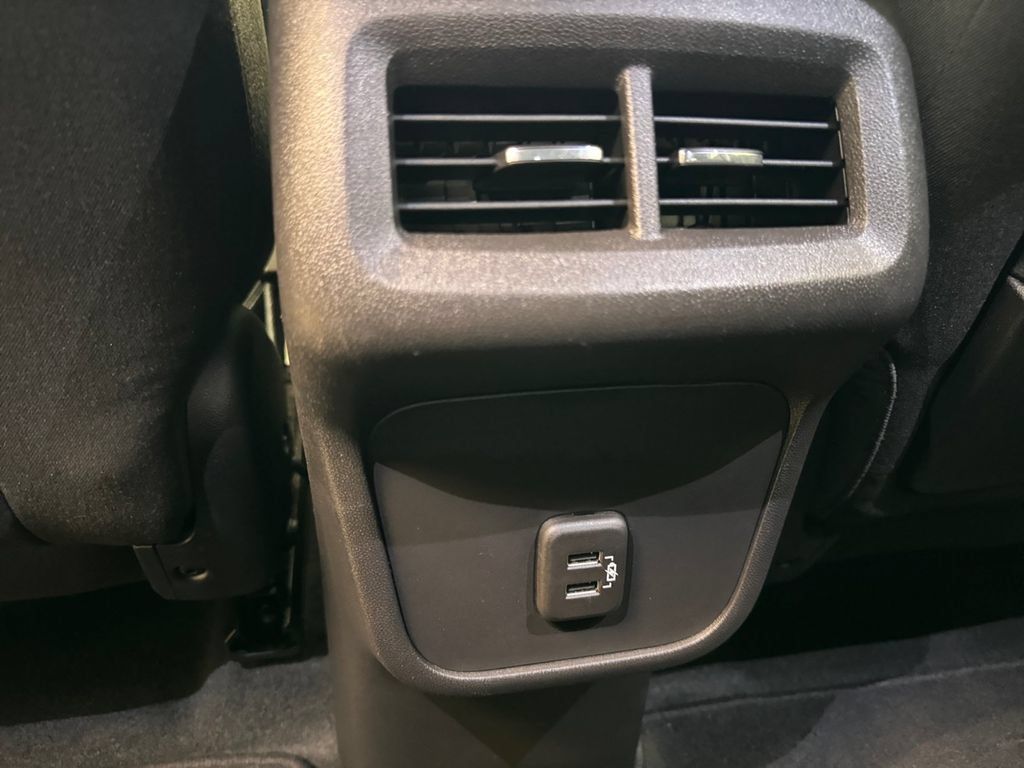 Used 2024 GMC Terrain SLE AWD/4WD image 24