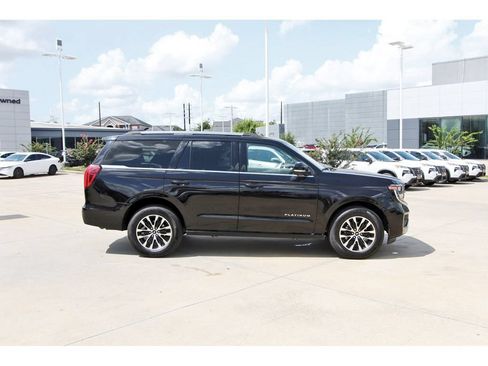 Used 2025 Ford Expedition Platinum AWD/4WD image 6