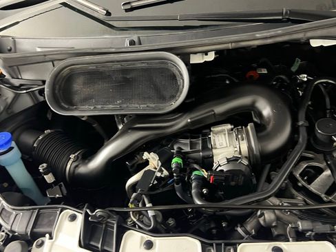 Used 2023 Ford Transit 350 XLT image 31