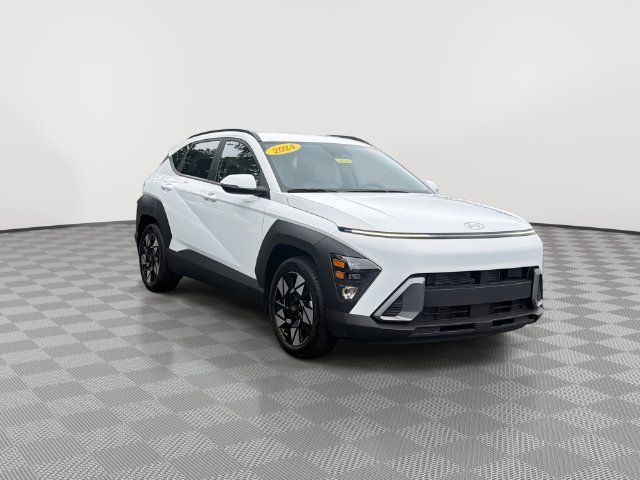 Used 2024 Hyundai Kona SEL w/ Convenience Package FWD image 3