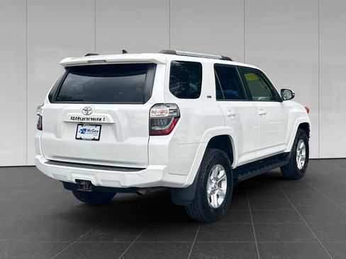 Used 2022 Toyota 4Runner SR5 Premium w/ Moonroof Package AWD/4WD image 5