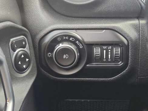 Used 2021 Jeep Wrangler Unlimited Sahara image 18