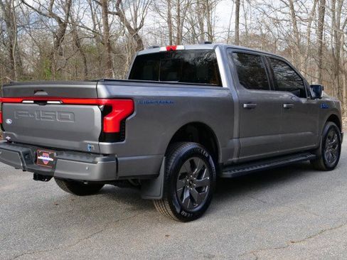 Used 2024 Ford F150 Lightning Lariat image 12