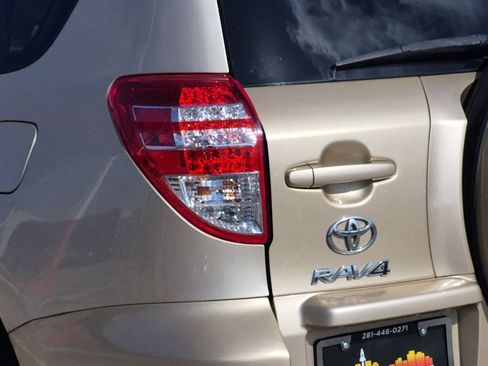 Used 2011 Toyota RAV4 2WD w/ Upgrade Value Pkg image 26