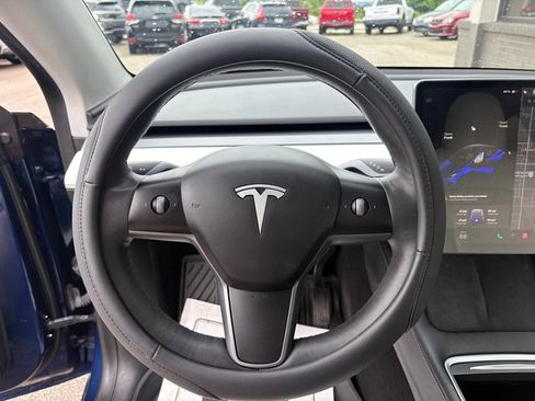 Used 2021 Tesla Model Y Long Range AWD/4WD image 19