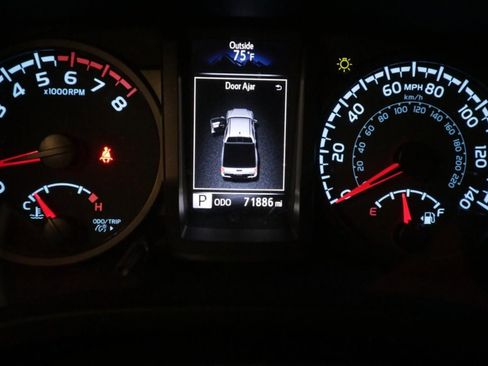 Used 2021 Toyota Tacoma SR w/ SR Convenience Package RWD image 11