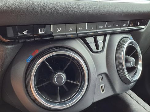 Used 2023 Chevrolet Blazer LT FWD image 26