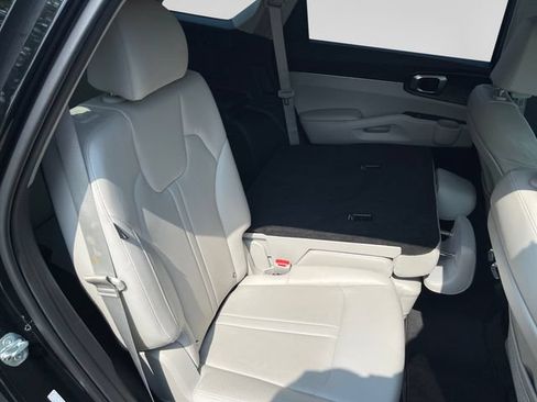 Used 2025 Kia Sorento S w/ Panoramic Sunroof Package AWD/4WD image 14