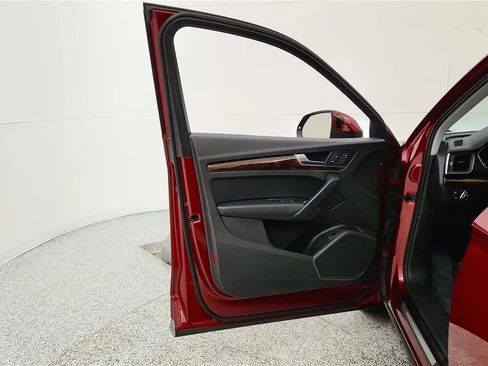 Used 2018 Audi Q5 2.0T Premium Plus w/ Premium Plus Package image 25