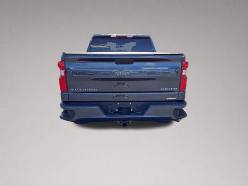 Used 2020 Chevrolet Silverado 1500 Custom w/ Custom Value Package AWD/4WD image 5