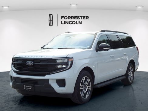 Used 2025 Ford Expedition Max Active AWD/4WD image 7