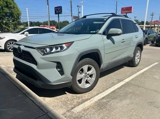 Used 2019 Toyota RAV4 XLE w/ Convenience Package FWD video 1