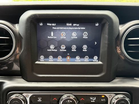 Used 2021 Jeep Wrangler Unlimited Sahara AWD/4WD image 39