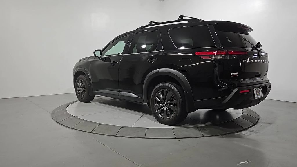 Used 2022 Nissan Pathfinder SV AWD/4WD image 3