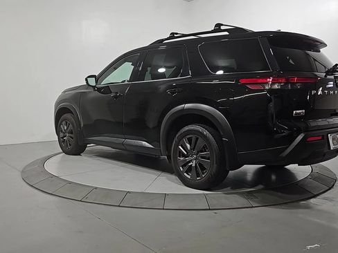 Used 2022 Nissan Pathfinder SV AWD/4WD image 3