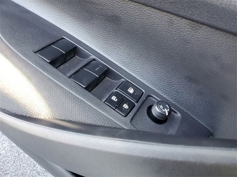 Used 2025 Toyota Corolla LE image 30