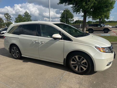 Used 2016 Honda Odyssey Touring image 5