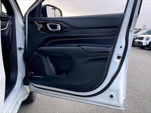 Used 2022 Jeep Compass High Altitude image 11