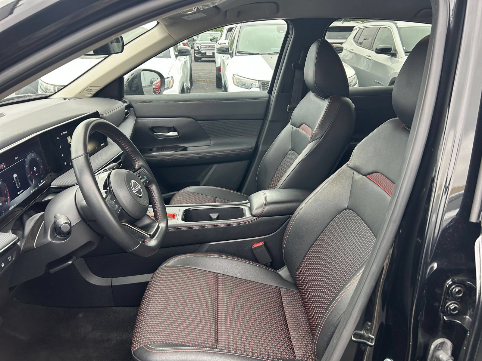 Used 2026 Nissan Kicks SR FWD image 25