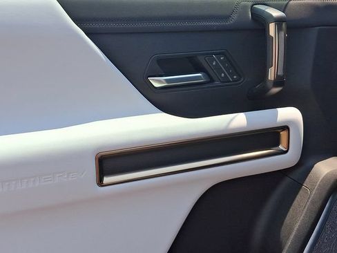 Used 2025 GMC Hummer EV 3X AWD/4WD image 22