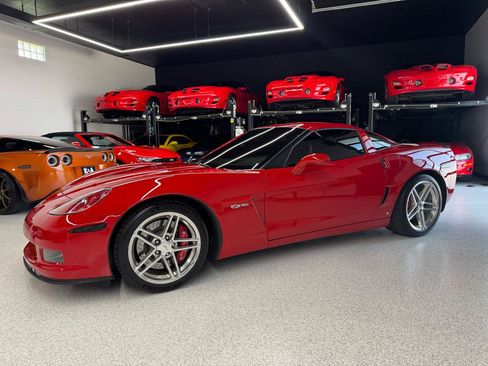 Used 2007 Chevrolet Corvette Z06 w/ Preferred Equipment Group RWD image 6