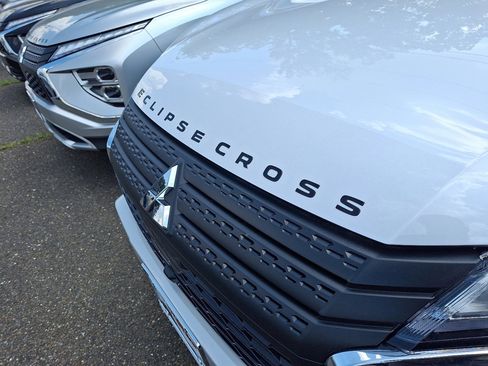 New 2025 Mitsubishi Eclipse Cross SE image 5