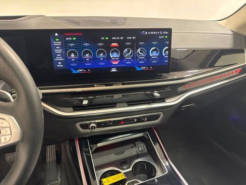 Used 2023 BMW X7 xDrive40i w/ Executive Package AWD/4WD image 13