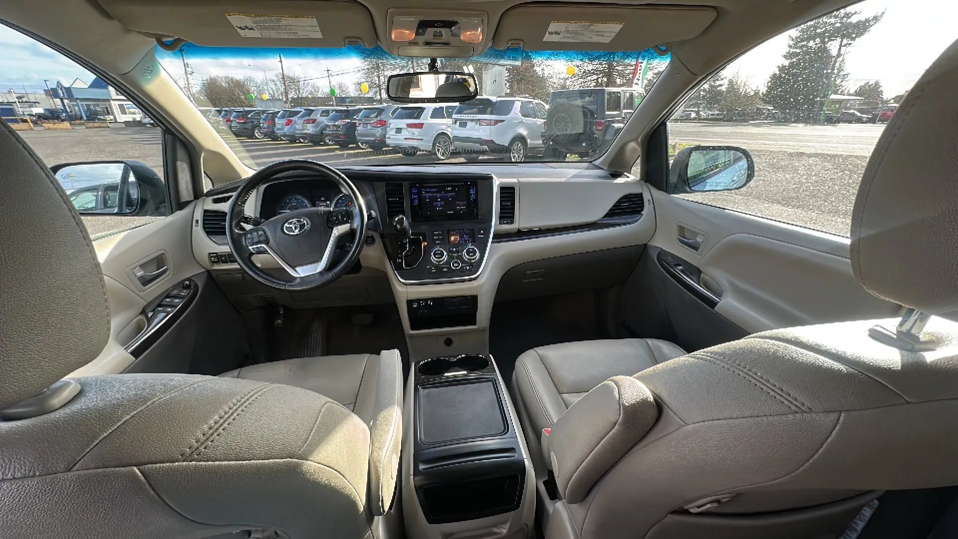 Used 2017 Toyota Sienna XLE Premium AWD/4WD image 10