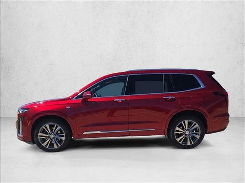 Used 2022 Cadillac XT6 Premium Luxury w/ Technology Package FWD image 6