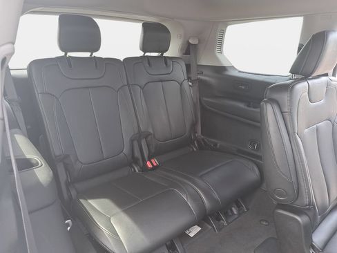 Certified 2023 Jeep Grand Cherokee L Limited AWD/4WD image 12