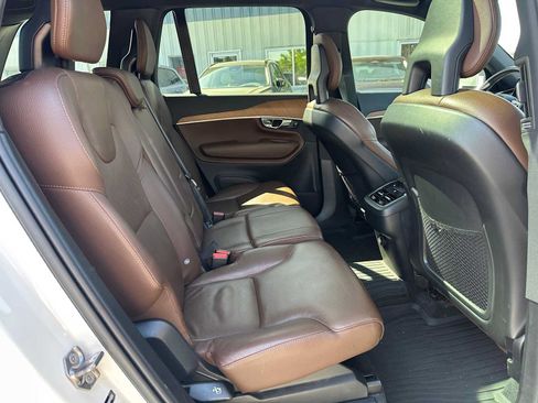 Used 2022 Volvo XC90 T6 Momentum w/ Advanced Package AWD/4WD image 11