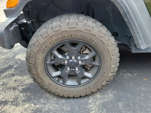 Used 2023 Jeep Wrangler Sport AWD/4WD image 4