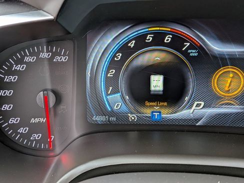 Used 2015 Chevrolet Corvette Stingray Coupe w/ 3LT Preferred Equipment Group image 17