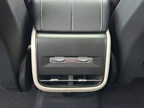 Used 2025 Lincoln Nautilus Premier w/ Equipment Group 102A image 19