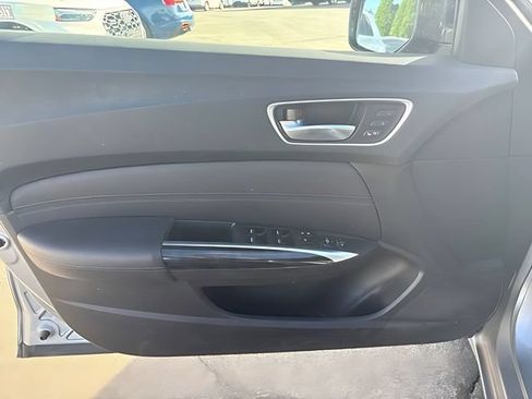 Used 2018 Acura TLX FWD image 12