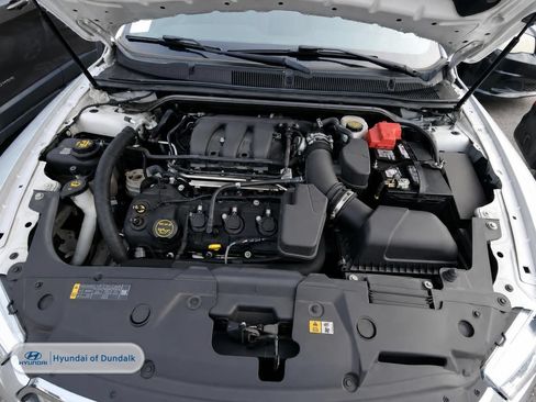 Used 2017 Ford Taurus SEL w/ Equipment Group 201A FWD image 13