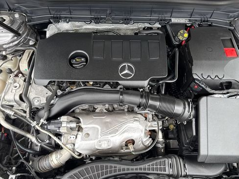 Used 2023 Mercedes-Benz GLB 250 4MATIC image 43
