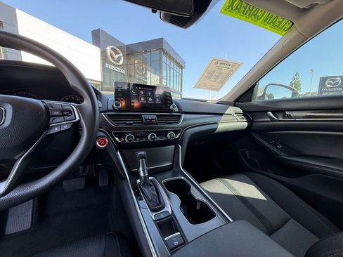 Used 2020 Honda Accord EX image 25
