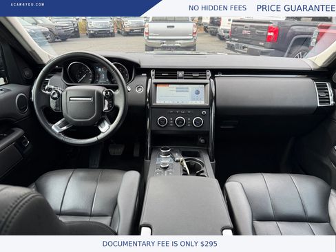 Used 2019 Land Rover Discovery SE image 13